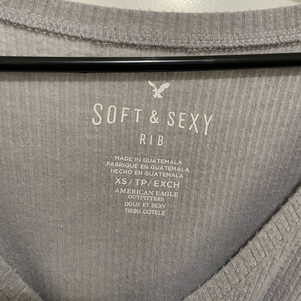 AE long sleeve - Picture 3 of 3